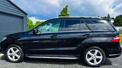 MERCEDES-BENZ ML 