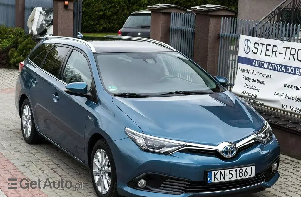 TOYOTA Auris 