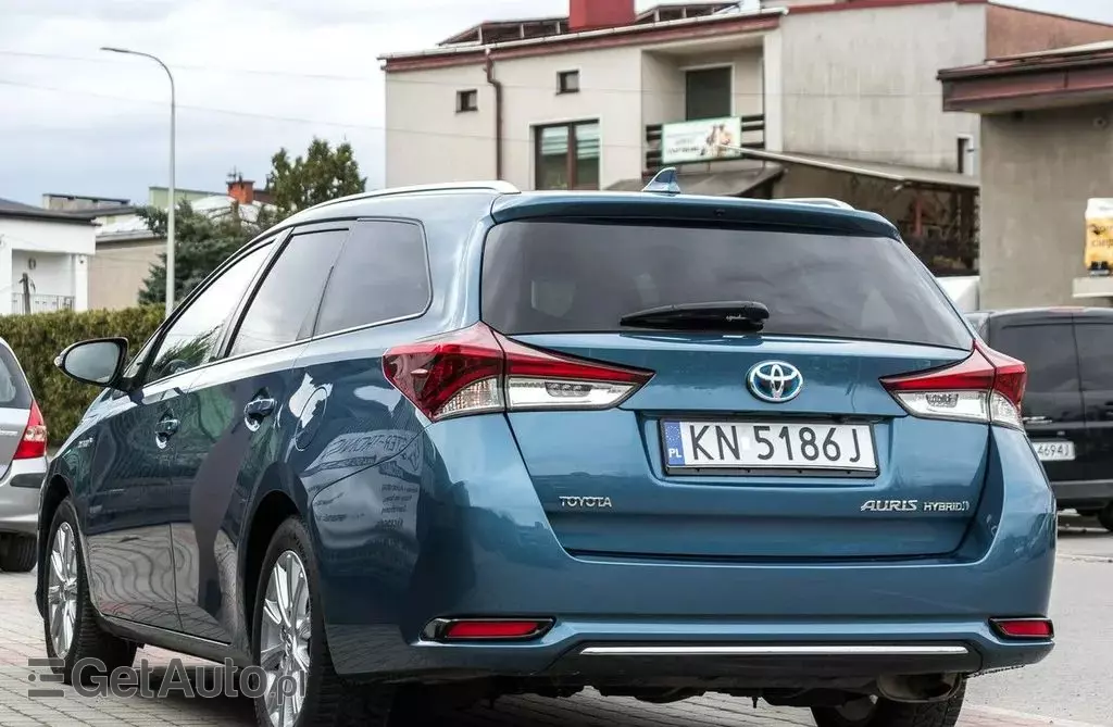 TOYOTA Auris 