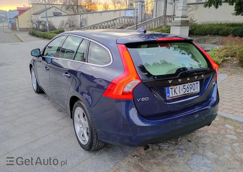 VOLVO V60 T4 Edition