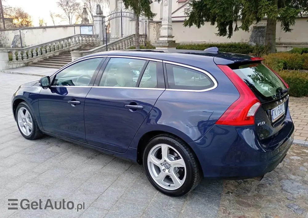 VOLVO V60 T4 Edition