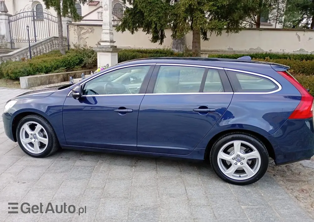 VOLVO V60 T4 Edition