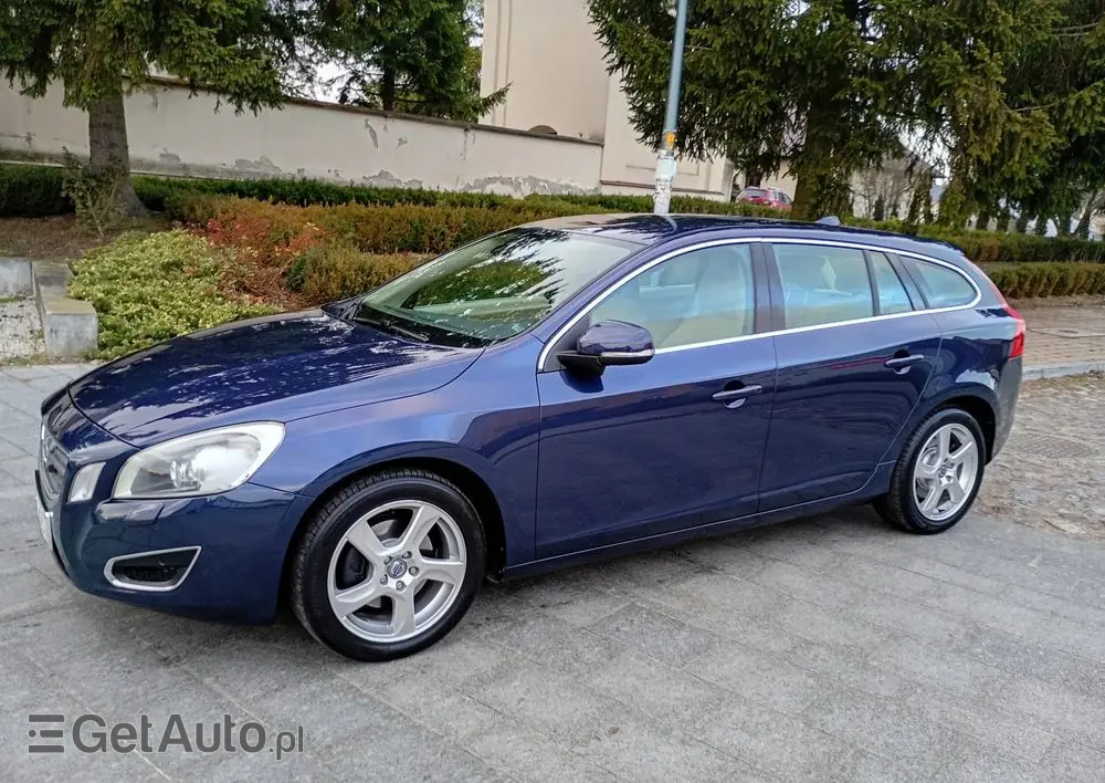 VOLVO V60 T4 Edition