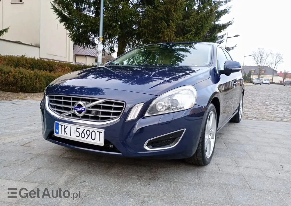 VOLVO V60 T4 Edition