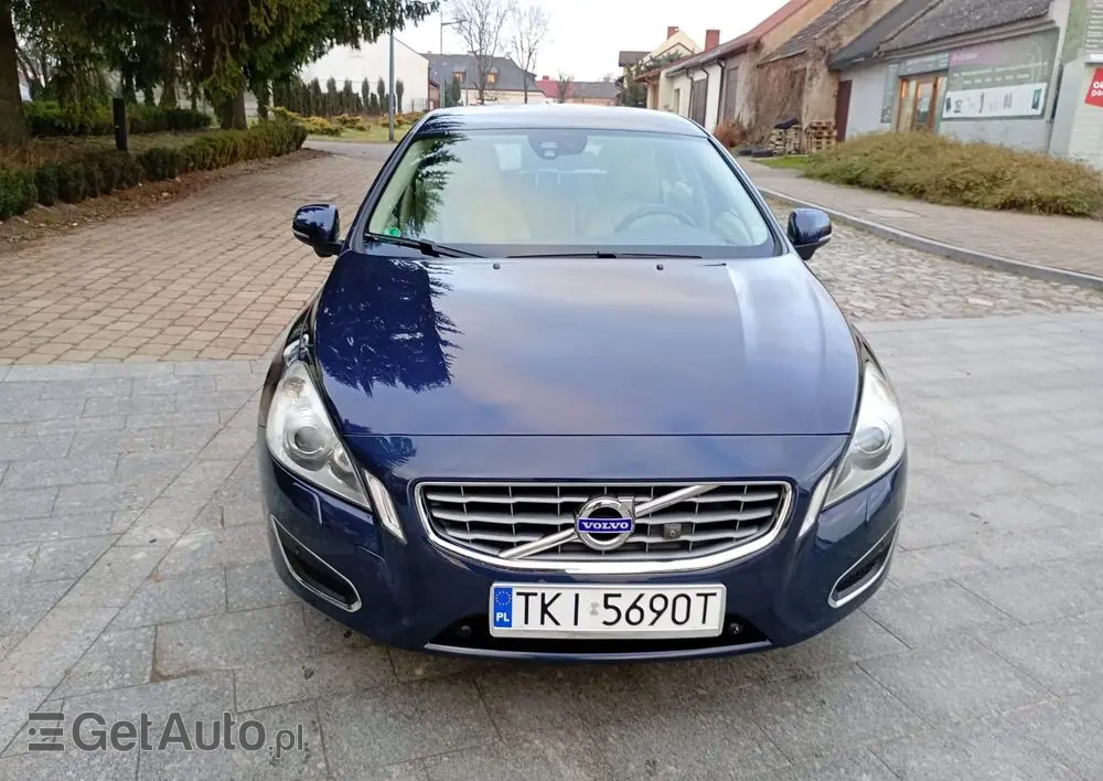 VOLVO V60 T4 Edition