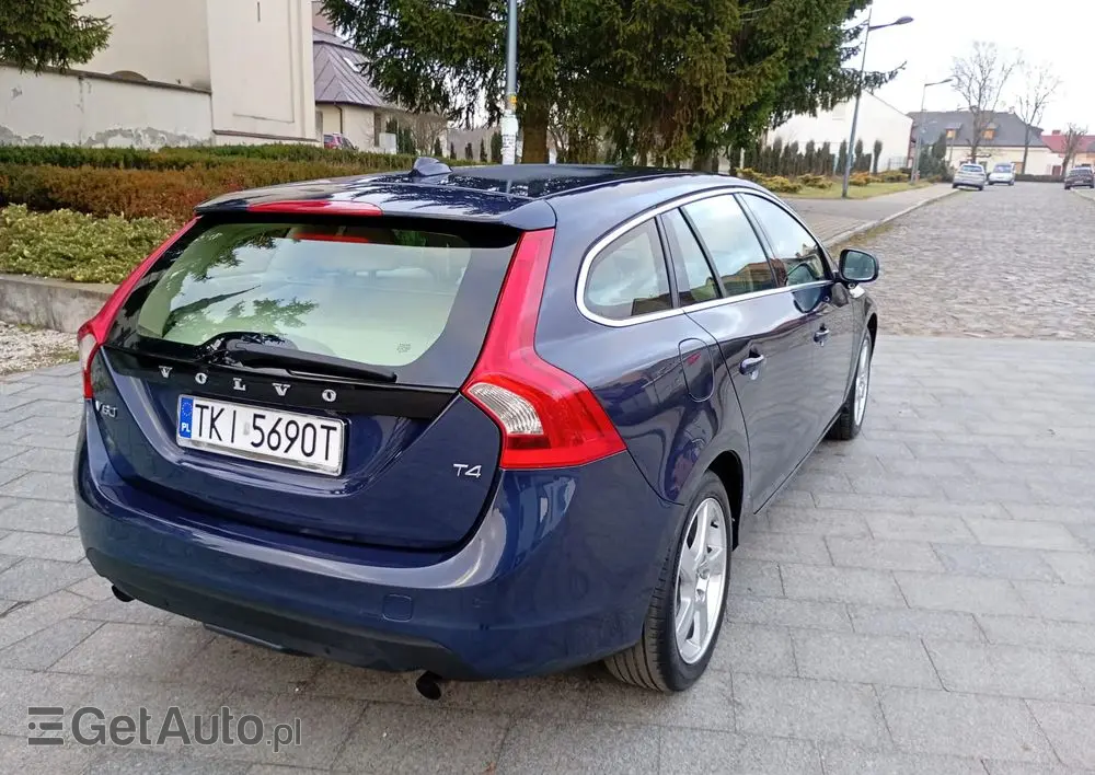 VOLVO V60 T4 Edition