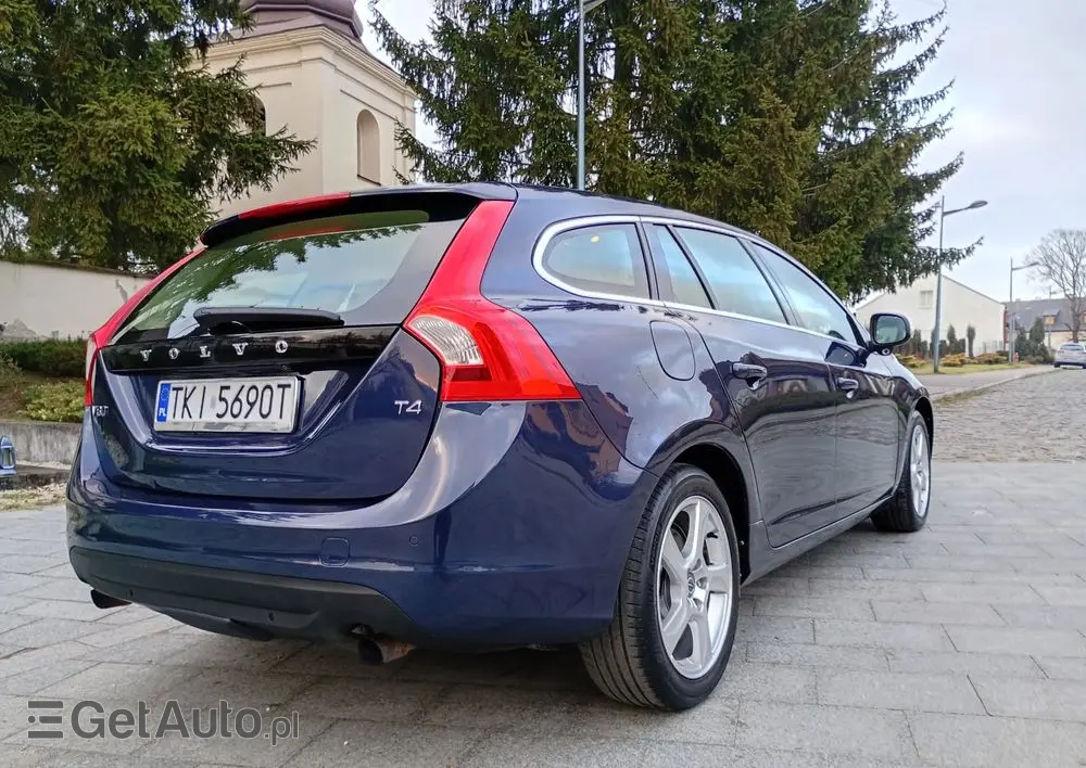 VOLVO V60 T4 Edition