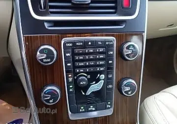 VOLVO V60 T4 Edition