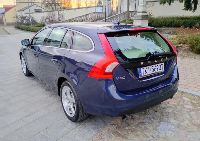 VOLVO V60 T4 Edition