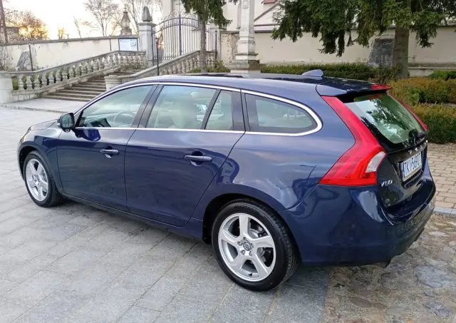 VOLVO V60 T4 Edition