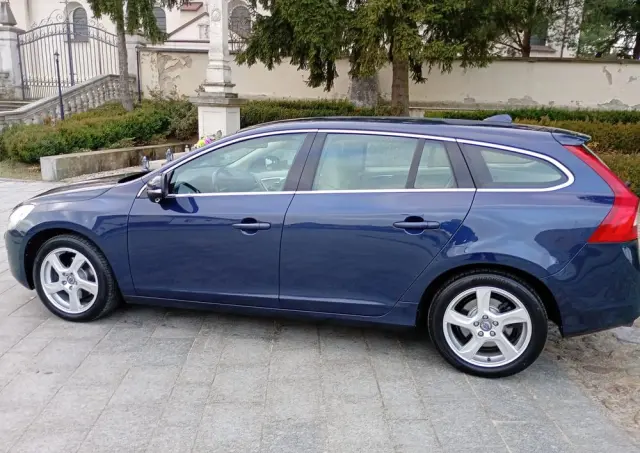 VOLVO V60 T4 Edition