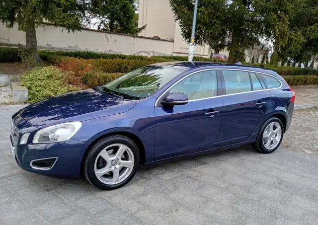 VOLVO V60 T4 Edition