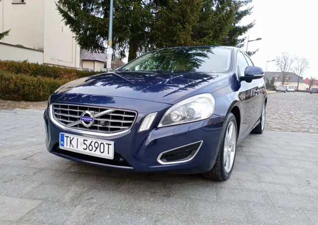 VOLVO V60 T4 Edition
