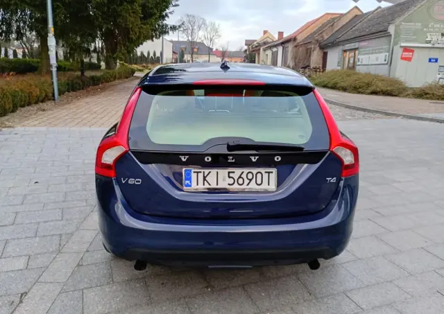 VOLVO V60 T4 Edition