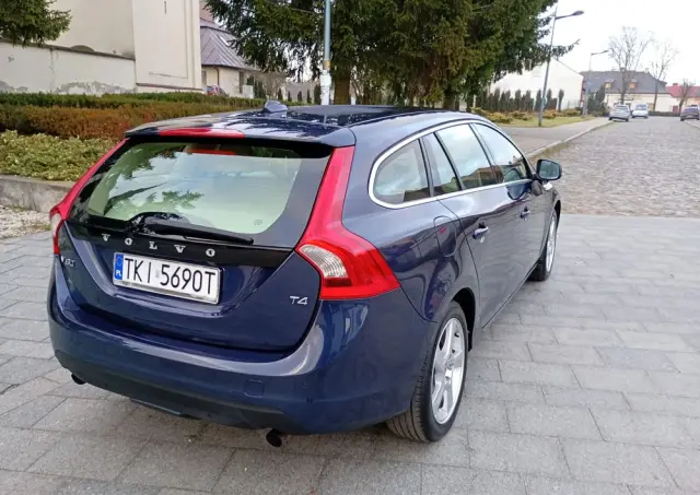 VOLVO V60 T4 Edition