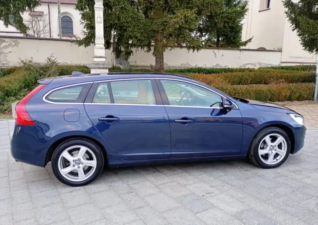 VOLVO V60 T4 Edition