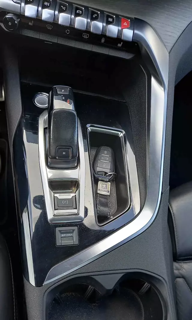 PEUGEOT 3008 2.0 BlueHDi GT S&S EAT6