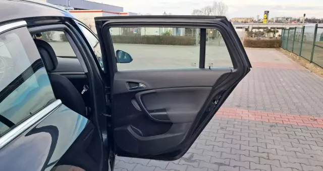 OPEL Insignia 1.6 Turbo Edition