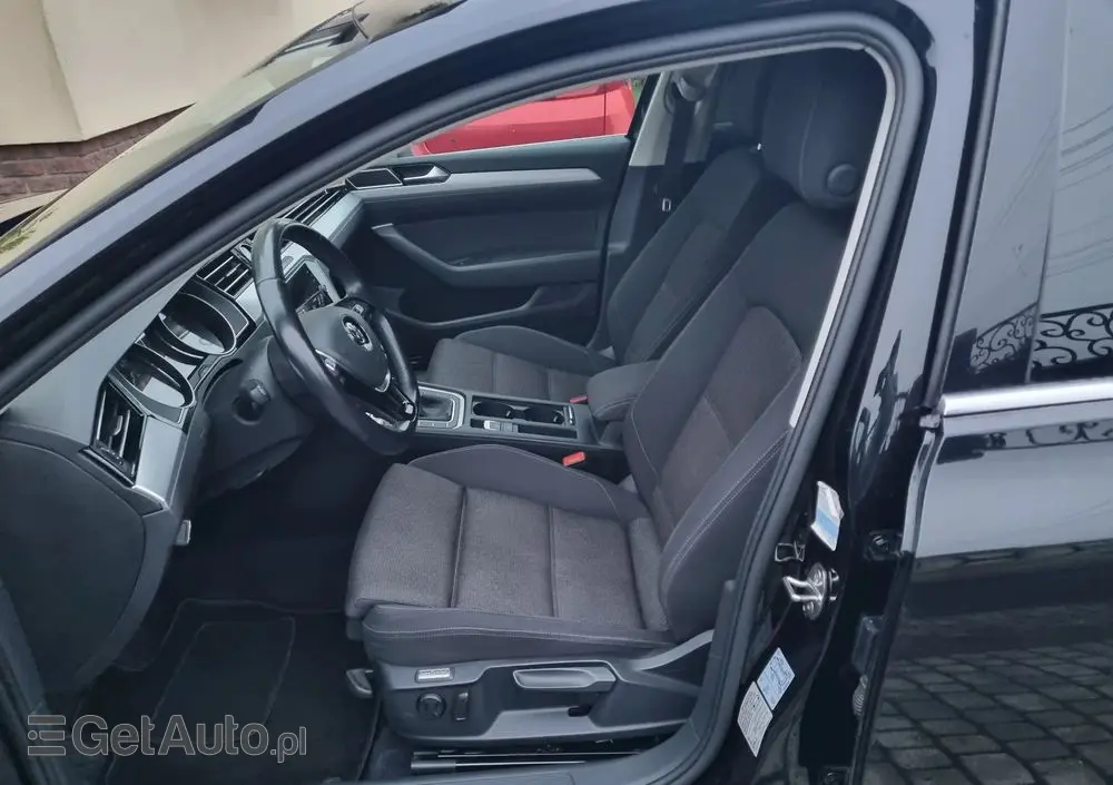 VOLKSWAGEN Passat Variant 1.5 TSI EVO Business