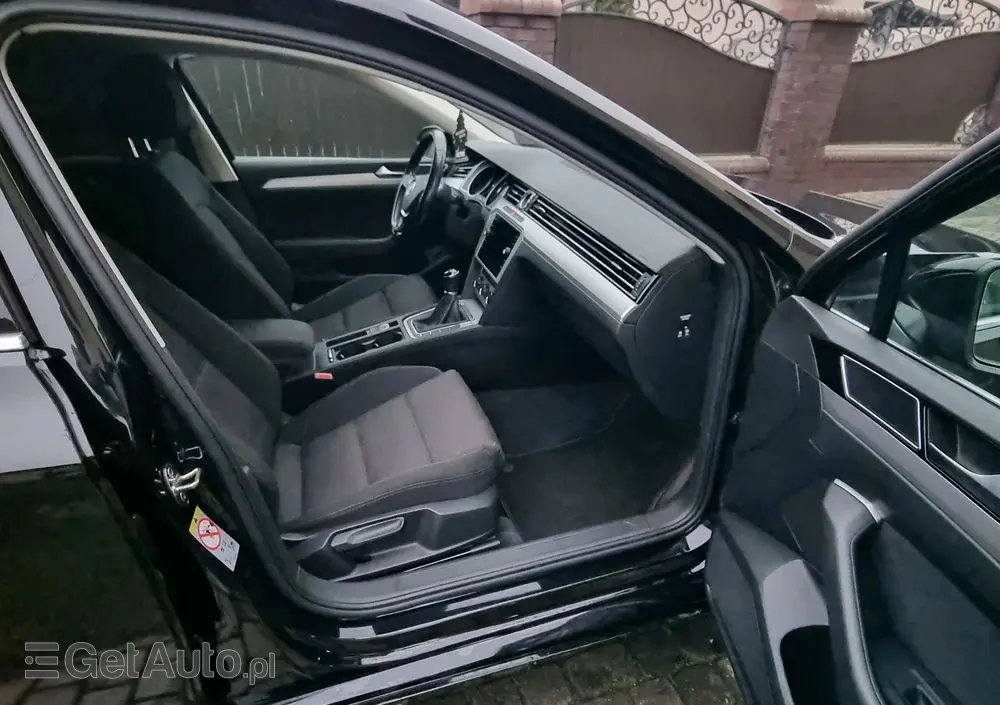VOLKSWAGEN Passat Variant 1.5 TSI EVO Business