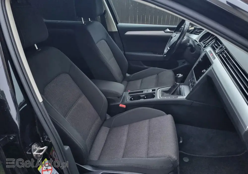 VOLKSWAGEN Passat Variant 1.5 TSI EVO Business