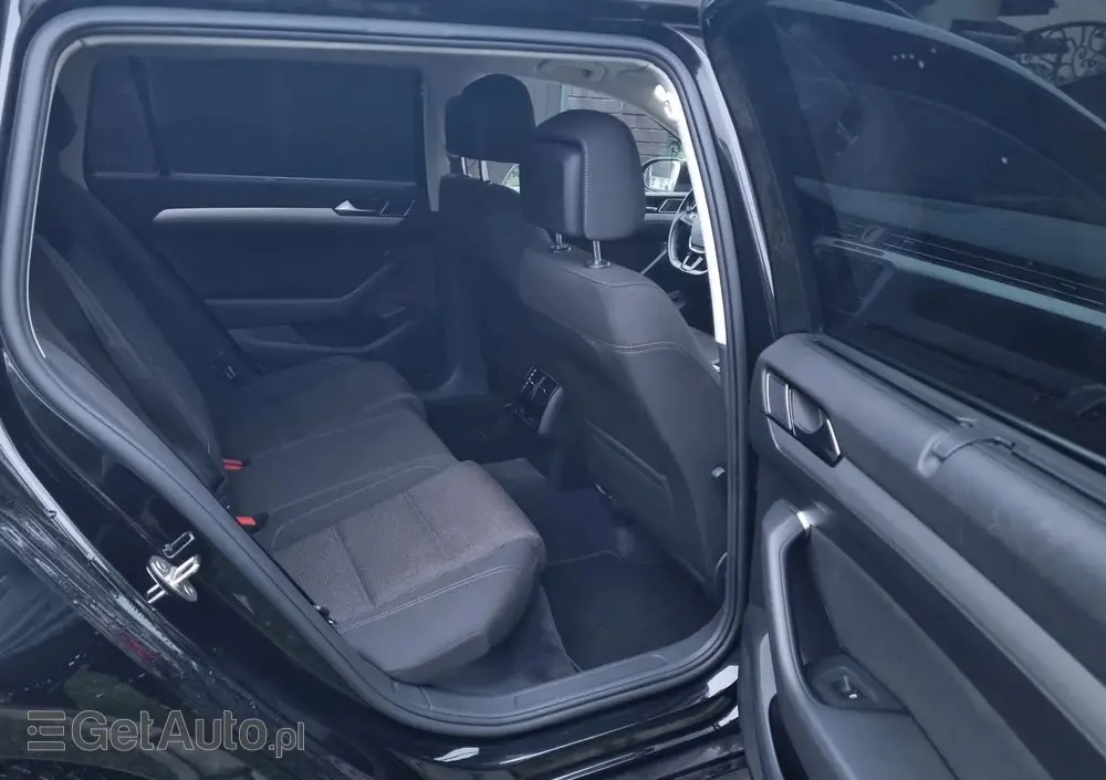 VOLKSWAGEN Passat Variant 1.5 TSI EVO Business
