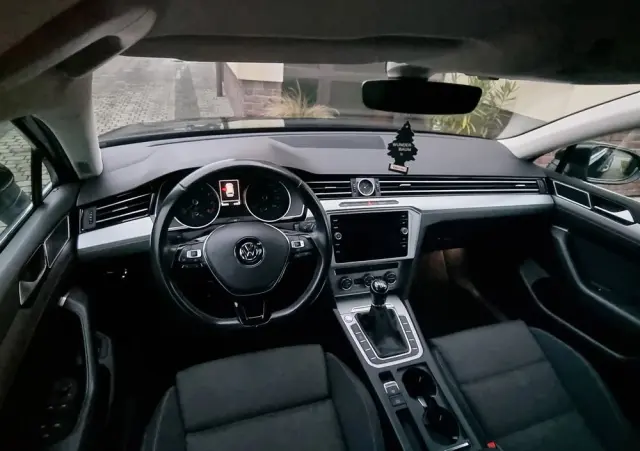 VOLKSWAGEN Passat Variant 1.5 TSI EVO Business