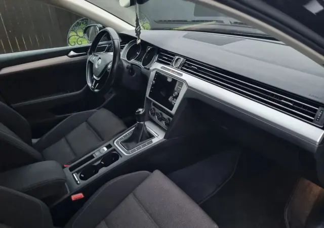 VOLKSWAGEN Passat Variant 1.5 TSI EVO Business