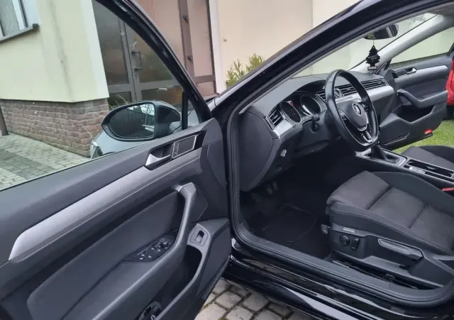 VOLKSWAGEN Passat Variant 1.5 TSI EVO Business
