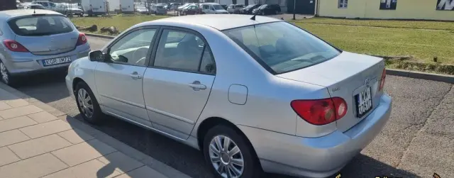 TOYOTA Corolla 