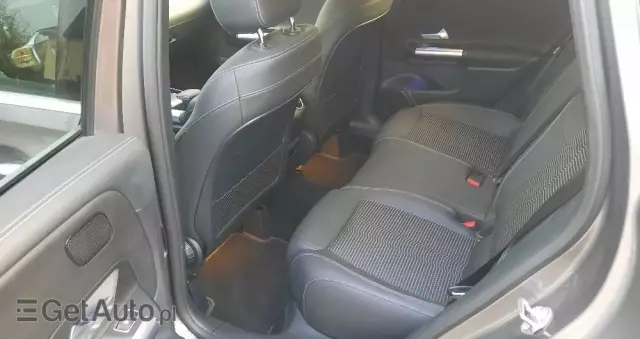 MERCEDES-BENZ Klasa B 200 d 4Matic 8G-DCT AMG Line