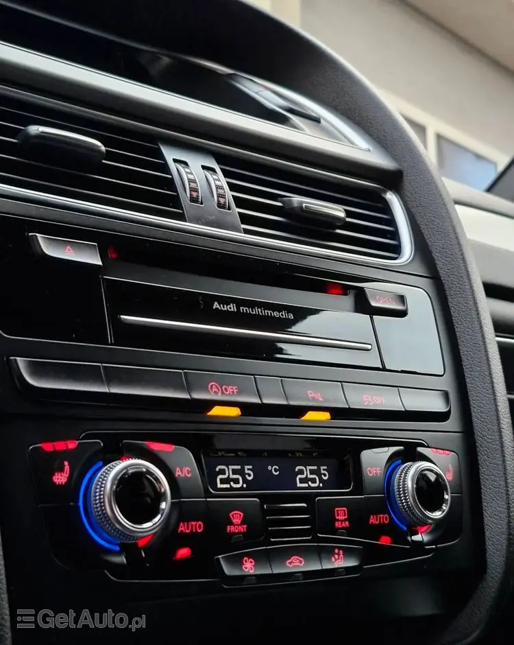 AUDI A4 Avant 2.0 TDI DPF quattro S line Sportpaket