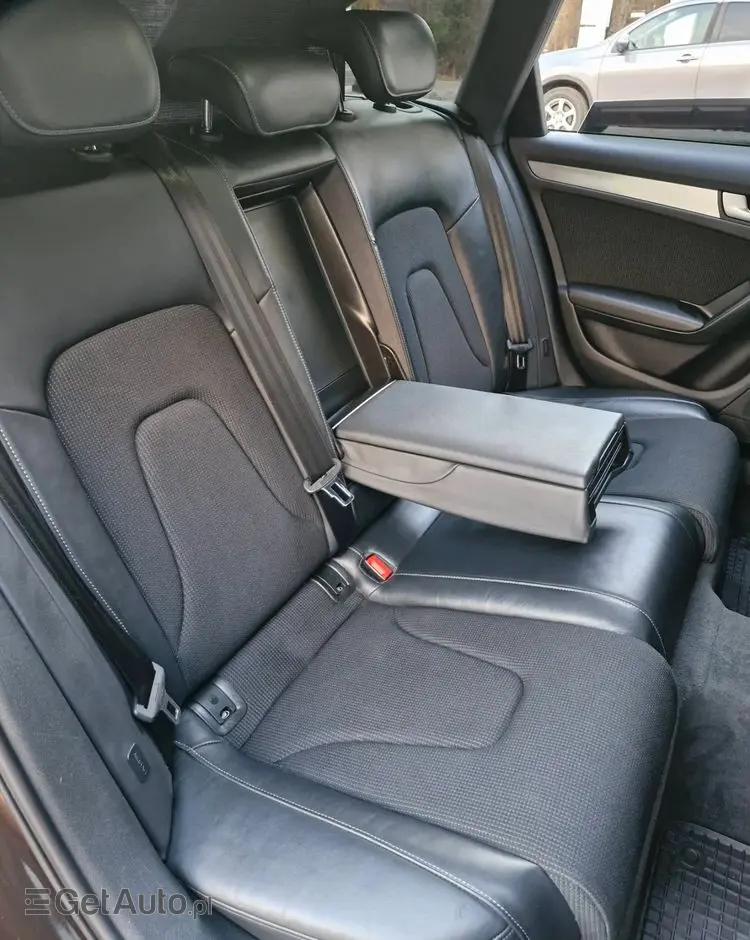 AUDI A4 Avant 2.0 TDI DPF quattro S line Sportpaket