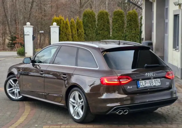 AUDI A4 Avant 2.0 TDI DPF quattro S line Sportpaket