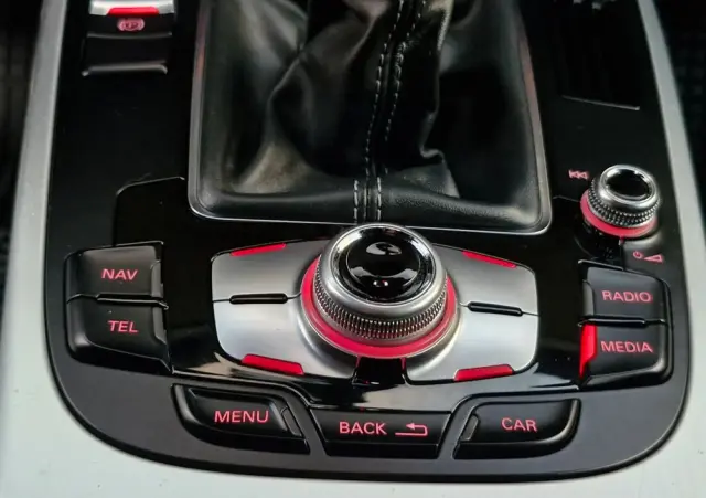 AUDI A4 Avant 2.0 TDI DPF quattro S line Sportpaket