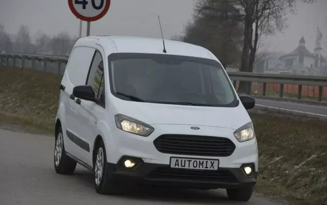 FORD Transit Courier 