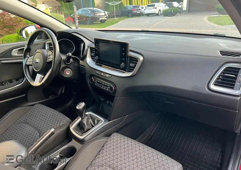 KIA Ceed 1.6 CRDi SCR M