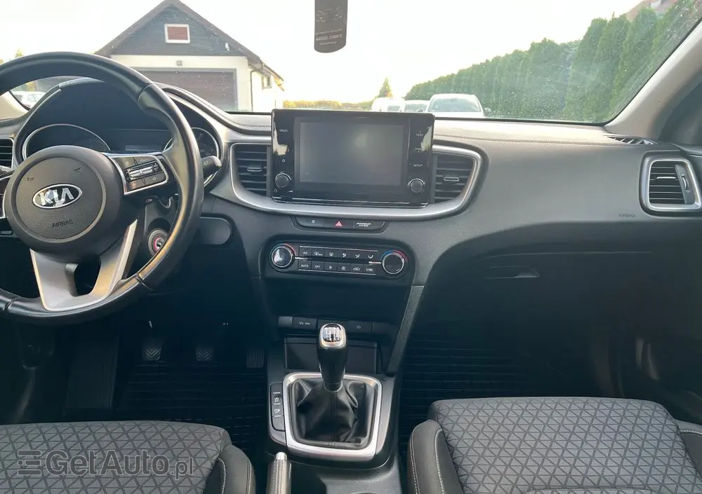 KIA Ceed 1.6 CRDi SCR M