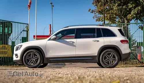 MERCEDES-BENZ GLB 