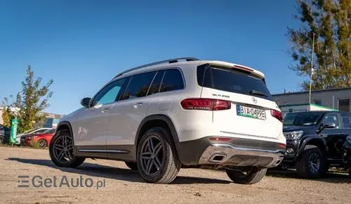 MERCEDES-BENZ GLB 