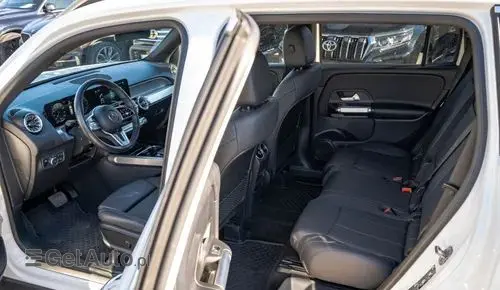 MERCEDES-BENZ GLB 