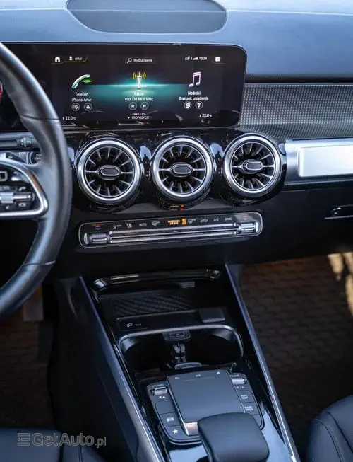 MERCEDES-BENZ GLB 