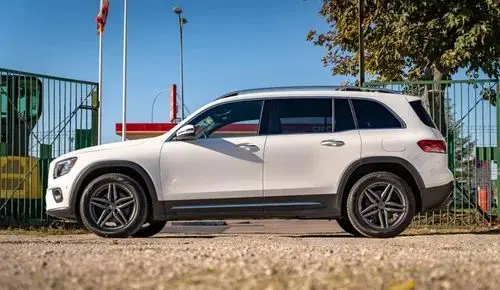 MERCEDES-BENZ GLB 