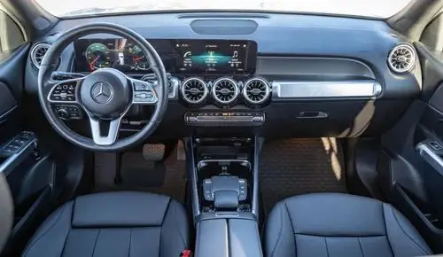 MERCEDES-BENZ GLB 