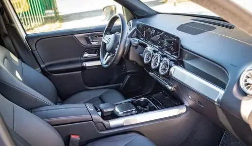 MERCEDES-BENZ GLB 