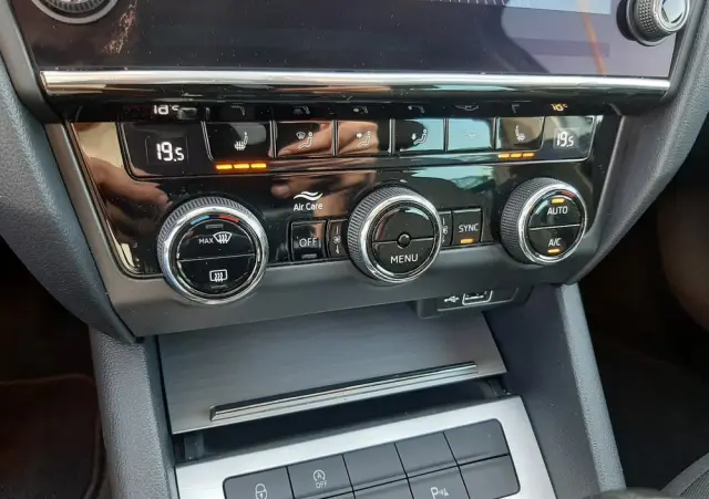 SKODA Octavia 1.6 TDI Sport Edition