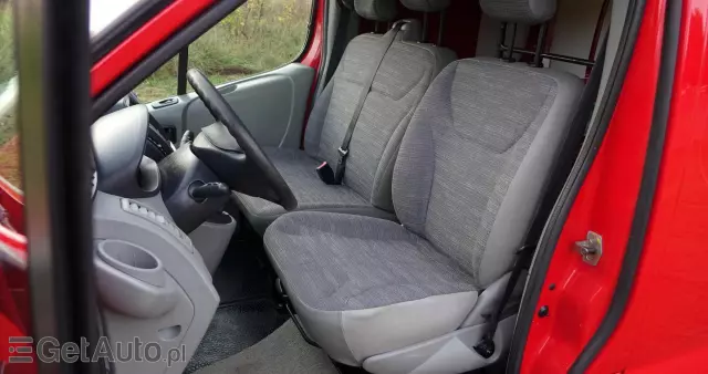 RENAULT TRAFIC 