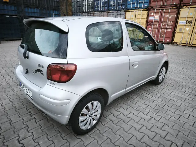 TOYOTA Yaris Yaris