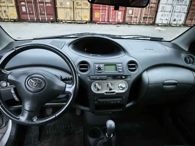 TOYOTA Yaris Yaris