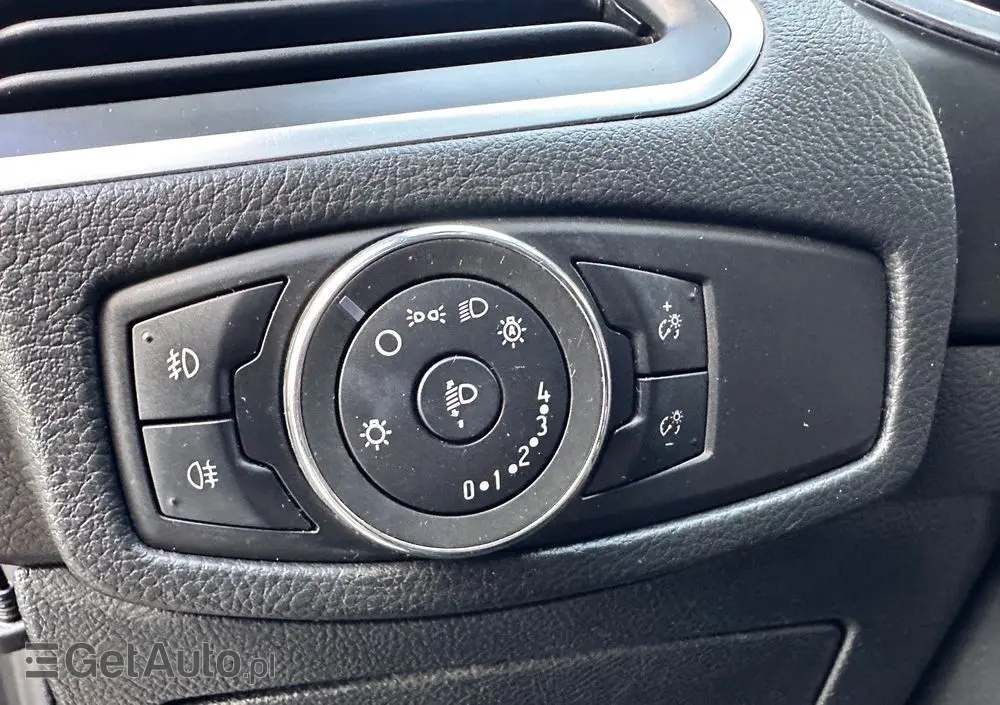 FORD S-Max 2.0 TDCi Bi-Turbo Titanium